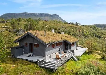 Guest Favorite - 5 Mins From Voringsfossen Garden