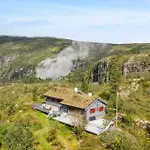 Guest Favorite - 5 Mins From Voringsfossen Nyaraló *