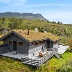 Guest Favorite - 5 Mins From Voringsfossen Garden